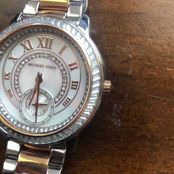 Michael Kors “Madelyn” 2 tone crystal watch - Picture 4 of 6